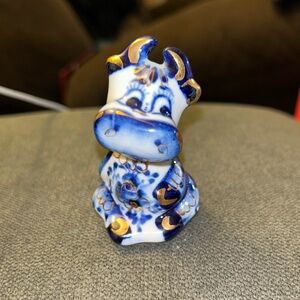 Vintage Russian Gzhel Porcelain Figurine Bull Cow Ox Cobalt Blue & Gold